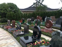 艺术墓碑：展现生命的故事，传达永恒的情感